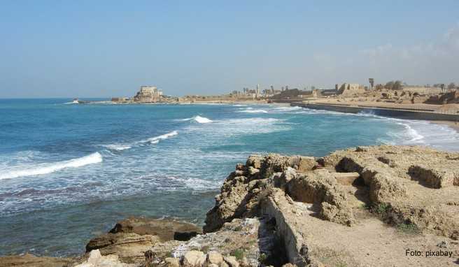 Der Hafen von Caesarea in Israel