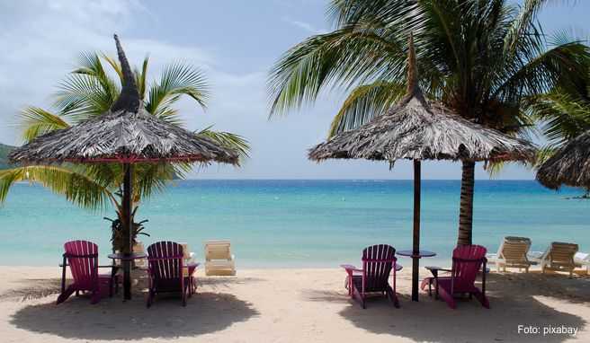 Nach einem Rundreise-Tag lässt es sich am Strand gut erholen