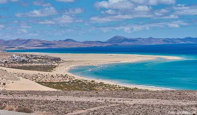 Auf Lanzarote sind vor allem die Küste bei Caleta de Famara und die kleine Insel La Graciosa betroffen