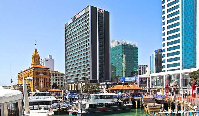 Bei einer Reise nach z. B. Auckland leiden Urlauber bis zu einer Woche unter der Zeitumstellung