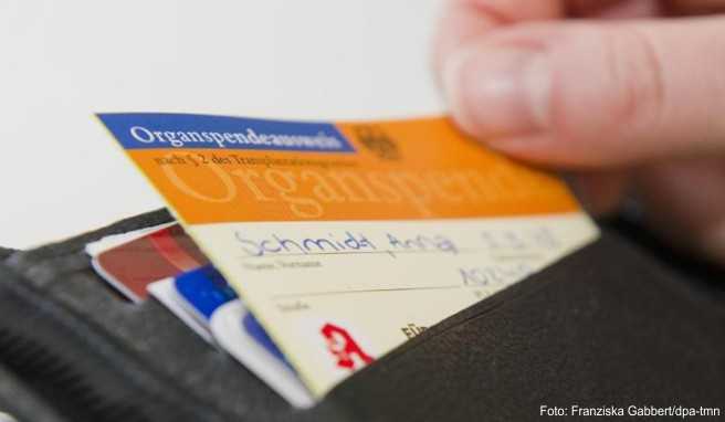 Wer nach seinem Tod - zum Beispiel nach einem Unfall - nicht spenden möchte, muss im Ausland bedenken, dass dort das jeweilige Landesrecht gilt