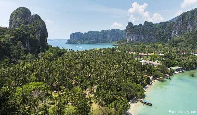 Türkisblaues Wasser: Beste Verhältnisse für Wassersport jeder Art bieten die Inseln in Thailand Türkisblaues Wasser: Beste Verhältnisse für Wassersport jeder Art bieten die Inseln in Thailand
