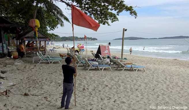 Beliebte Touristenorte in Thailand, wie Chaweng auf der Insel Koh Samui, wappnen sich für den womöglich schlimmsten Sturm seit Jahrzehnten