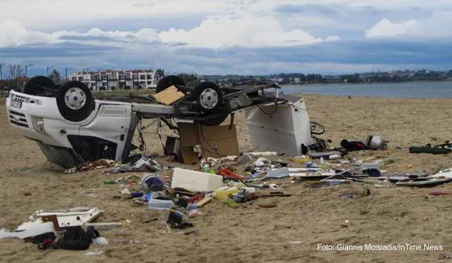 Ein heftiges Unwetter im Norden Griechenlands hat in der Nacht zum Donnerstag (11. Juli) mindestens sechs Menschen das Leben gekostet